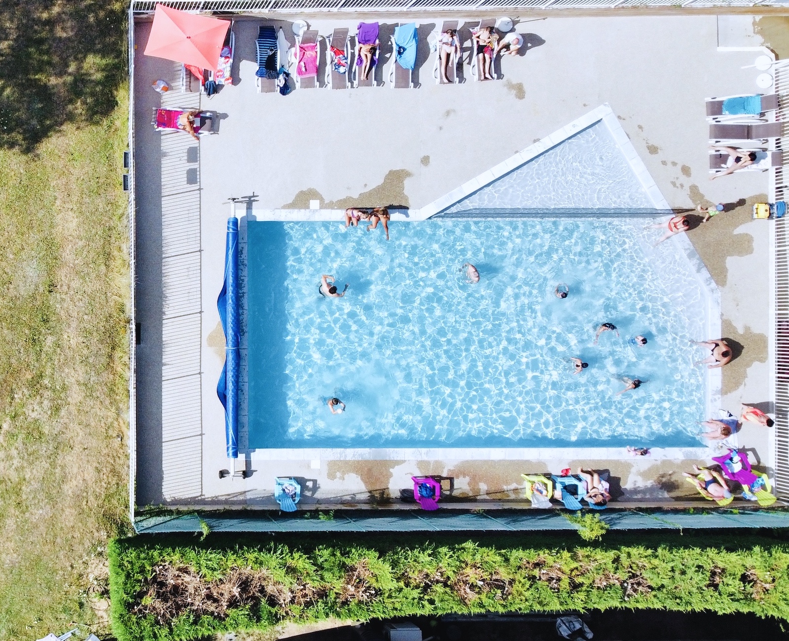 piscine oree du lac- vue drone